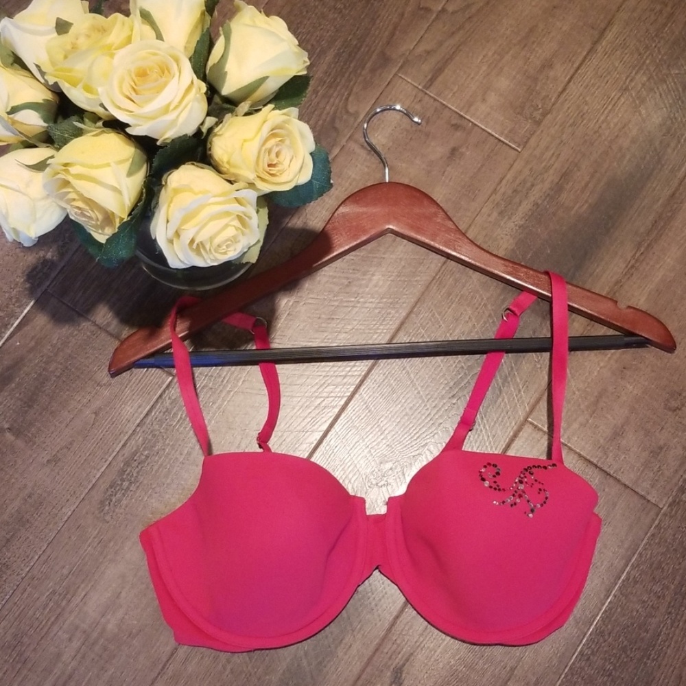 Victoria Secret 38D red bra w/ bedazzled Vs
